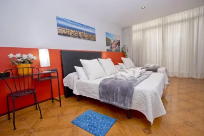 Barcelona City Centre Hostal — Foto 9