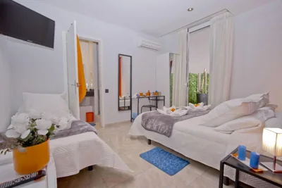 Barcelona City Centre Hostal — Foto 11