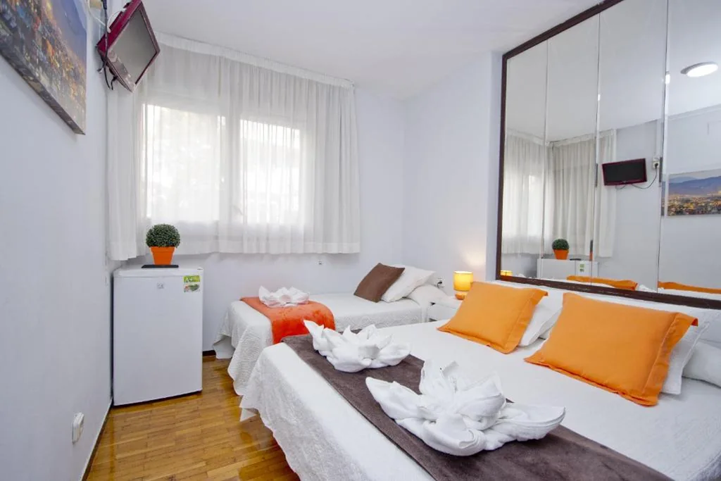 Habitación Doble - 1 o 2 camas — Barcelona City Seven Hostal