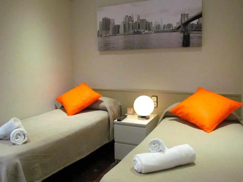 Doppelzimmer - 2 Betten — Barcelona City Street Hostal