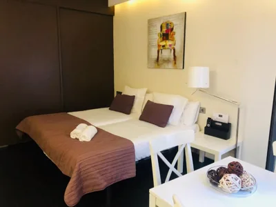 Barcelona Fifteen central Aparthotel — photo 11