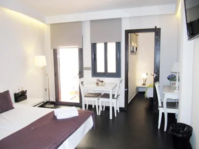 Barcelona Fifteen central Aparthotel — photo 12