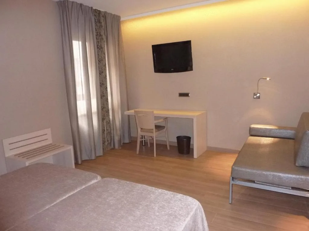 Habitación Triple — Barcelona House