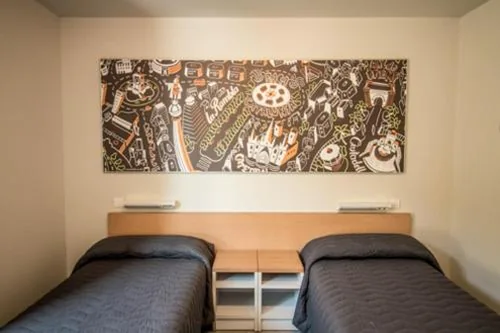 Habitación Individual con baño privado — Barcelona Pere Tarrés Youth Hostel