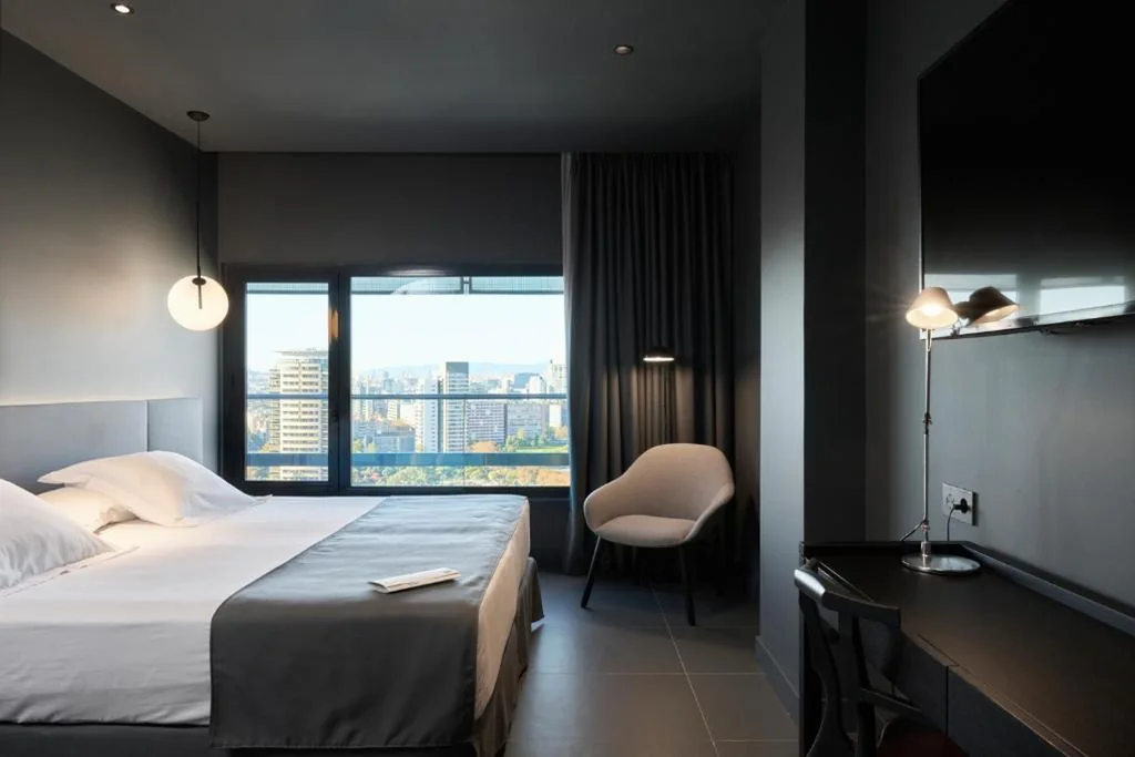 Tweepersoonskamer met uitzicht op de stad - 1 of 2 bedden — Barcelona Princess