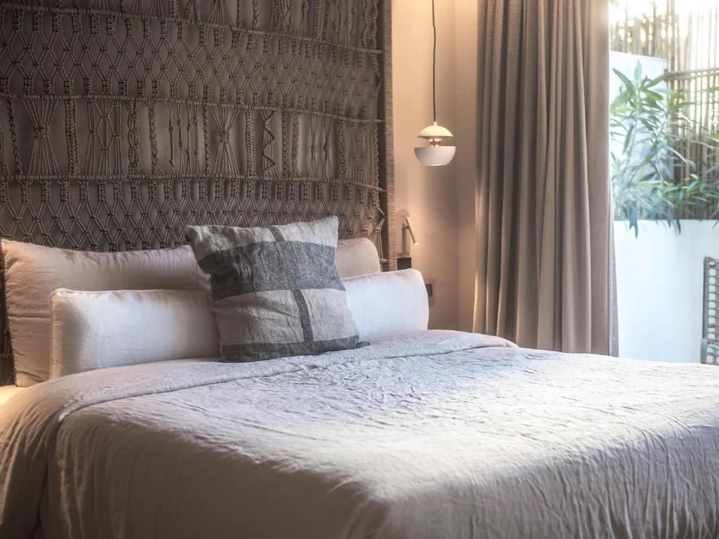 Chambre double supérieure avec terrasse et bain à remous — Barefoot Hotel Mallorca