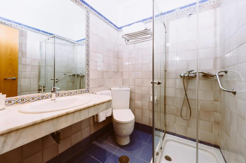 Habitación Doble Económica — Basic Hotel Doña Manuela