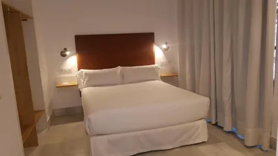 Basic Hotel Sevilla Catedral — Foto 9