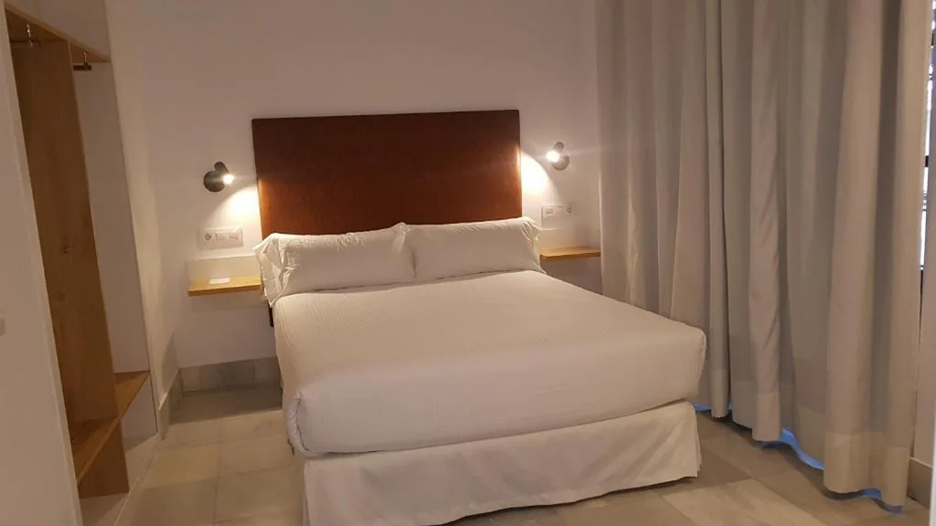 Doppelzimmer – 1 oder 2 Betten — Basic Hotel Sevilla Catedral