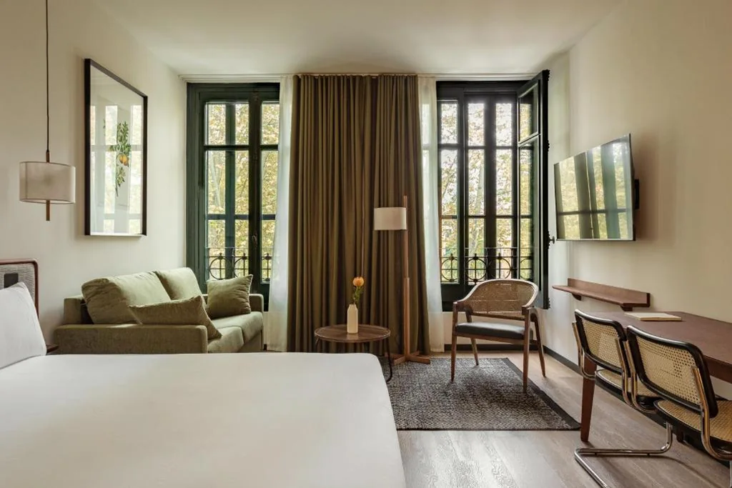 Superior Studio — Batimont Suites & Apartments