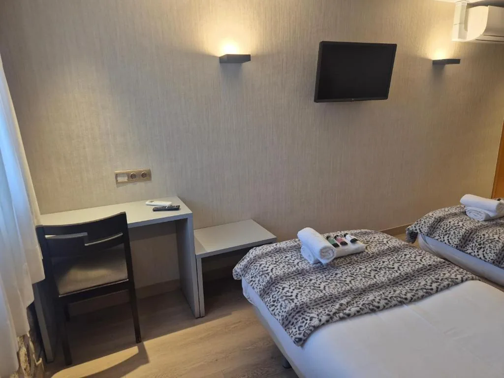 Doppelzimmer mit 2 Betten — Bavieca