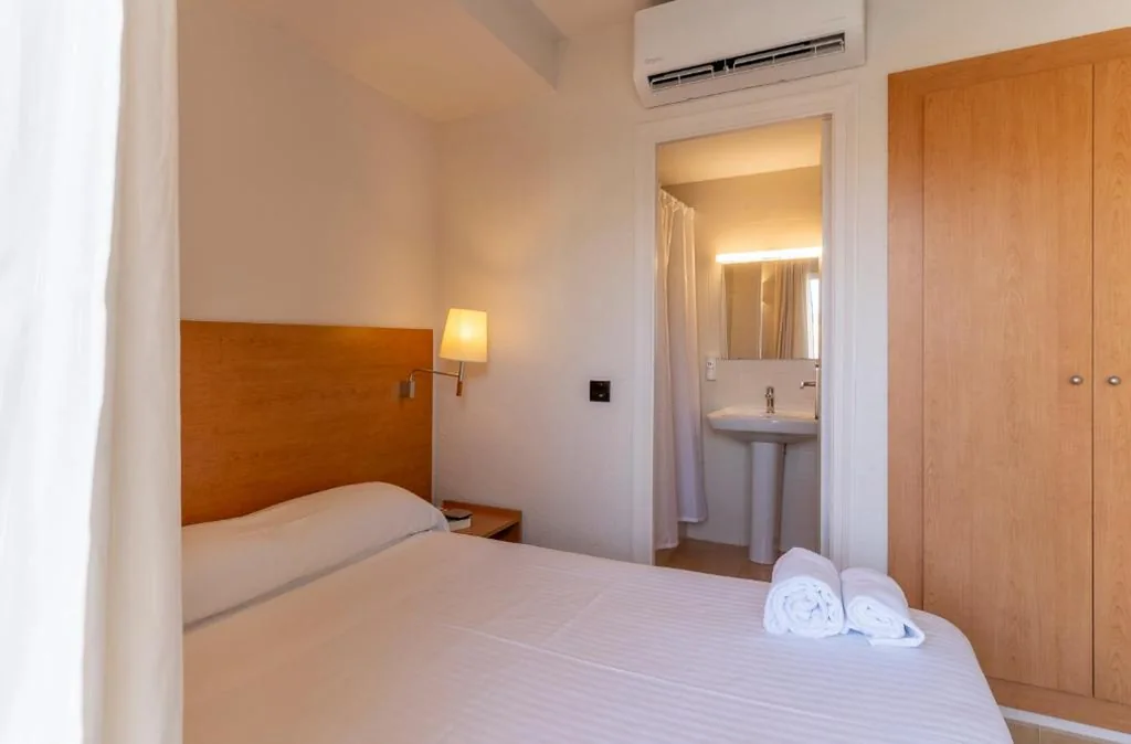 Camera doppia economica — Bay Hotel