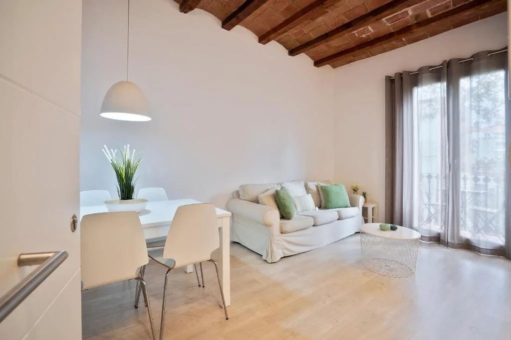 Apartamento de 3 dormitorios — BcnStop Sant Pau Suites