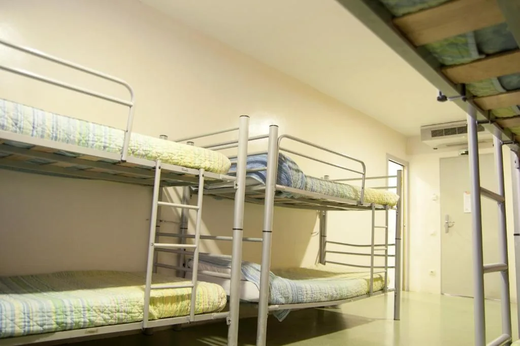 1 bed in een gedeelde slaapzaal met 8 bedden — Be Dream Hostel