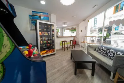 Be Happy Hostel - Albergue en el centro de Nerja — Foto 4