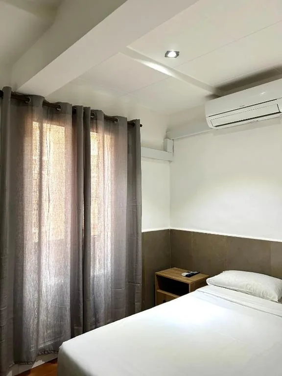 Camera doppia con WC in comune — Be Ramblas Guest House