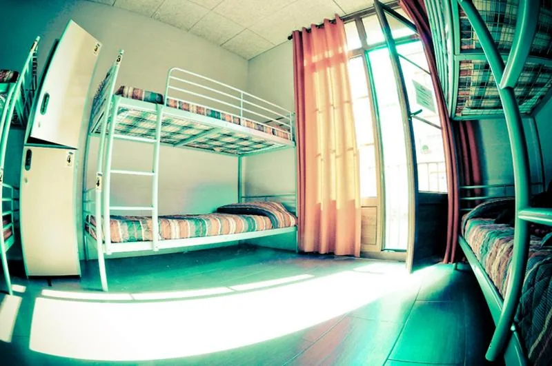 Cama em quarto partilhado com 6 camas — Be Zaragoza Hostel