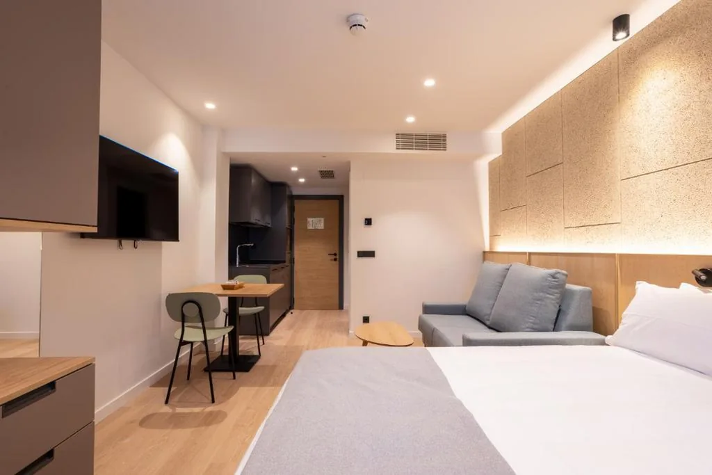 Deluxe-Studio — Be10 Suites, Bermeo