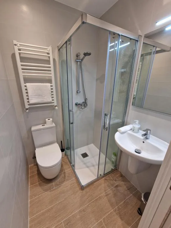 Habitación Doble Estándar — Beach Break Guesthouse - Self Check-in
