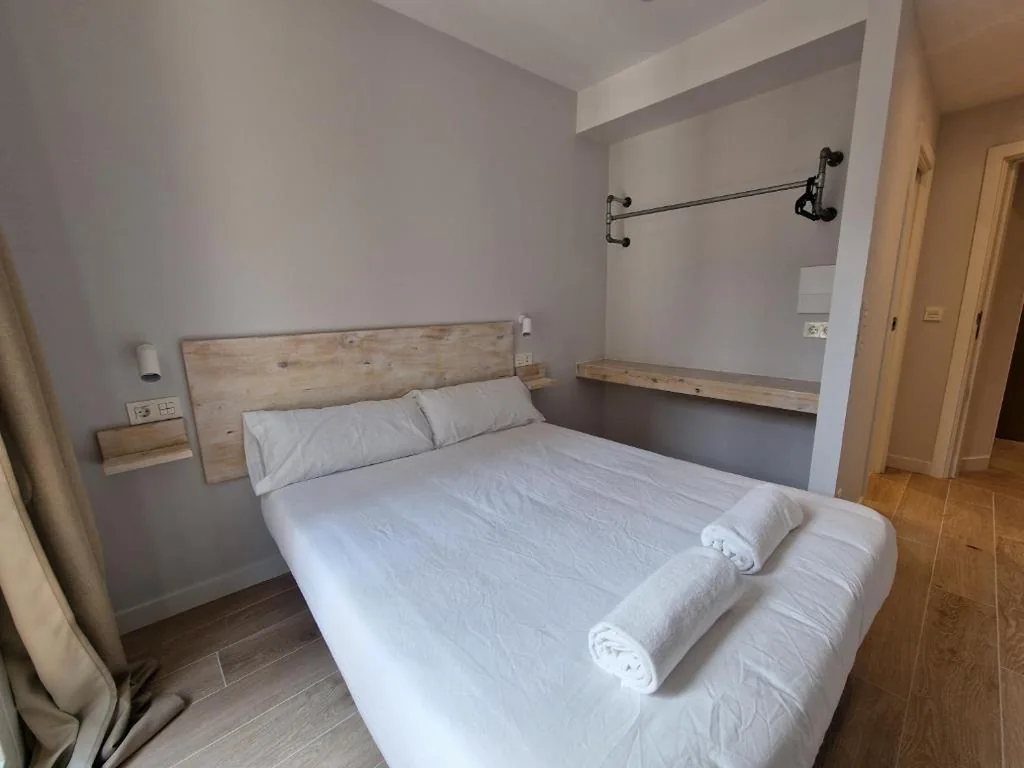 Habitación Doble Estándar — Beach Break Guesthouse - Self Check-in