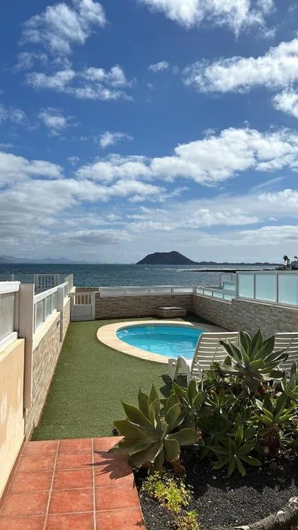 Villa fronte spiaggia — Beach Front Villa VV