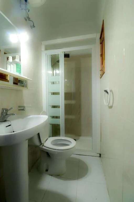 Habitación Triple Económica — Beach House Lanzarote