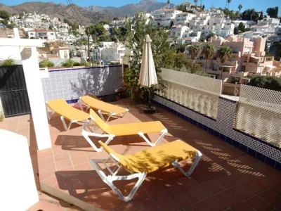 BEACH VILLA ,Nerja, Seaview, Pool, 3 bedrooms, huge terrace and garden — foto 11