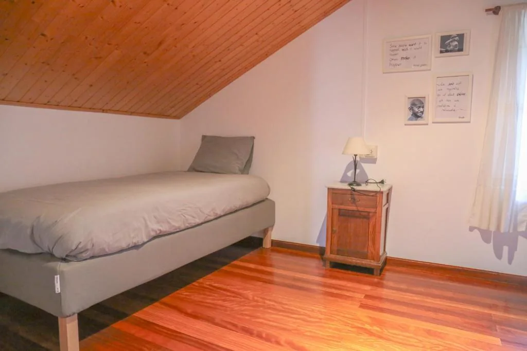 Dreibettzimmer mit Gemeinschaftsbad — Beachfront Surf & Holiday House, Charming & Quiet