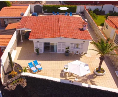 Beachfront Villa and pool — photo 9