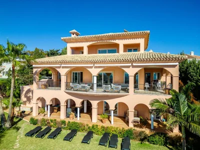 Beachside villa with panoramic sea views — foto 11