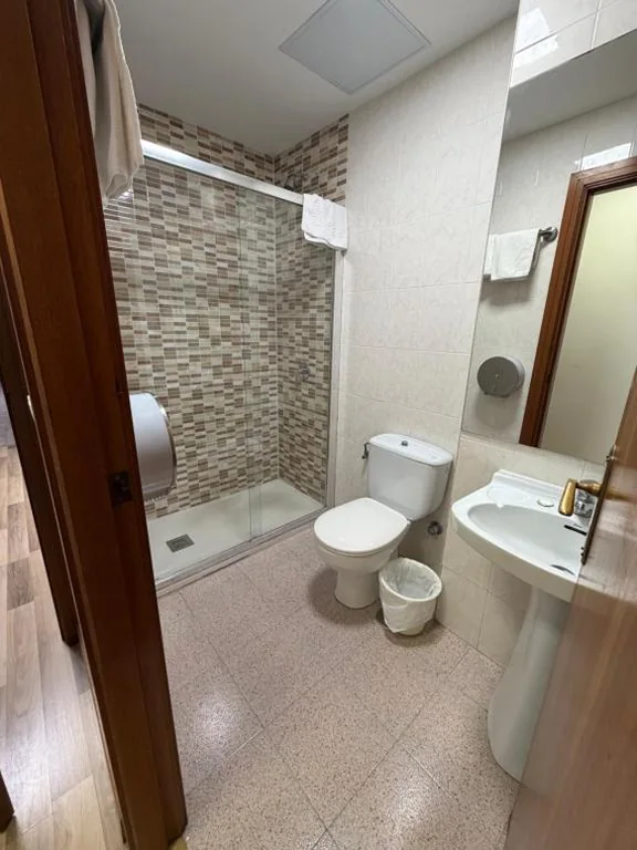Habitación cuádruple — Bearan Bar & Rooms