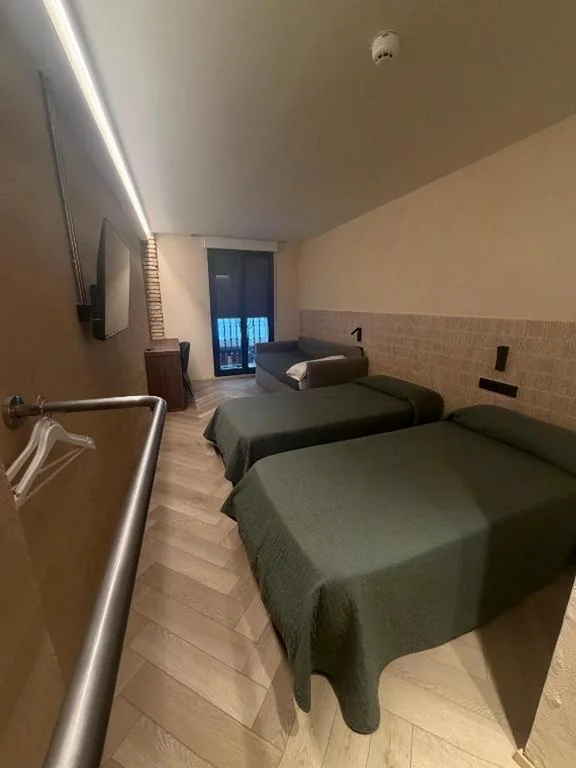 Habitación Doble Deluxe - 2 camas — Bearan Bar & Rooms