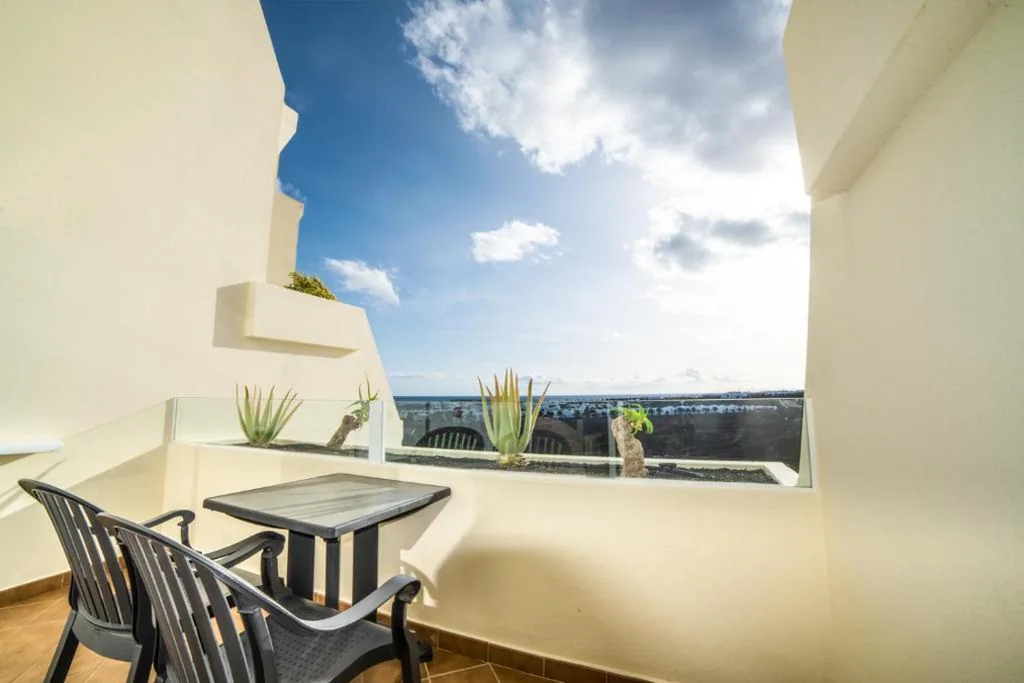 Doppelzimmer mit Balkon — Beatriz Costa & Spa