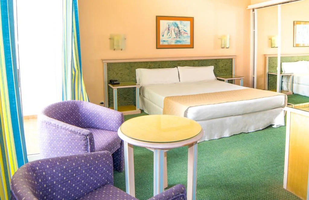 Junior Suite mit Balkon — Beatriz Costa & Spa