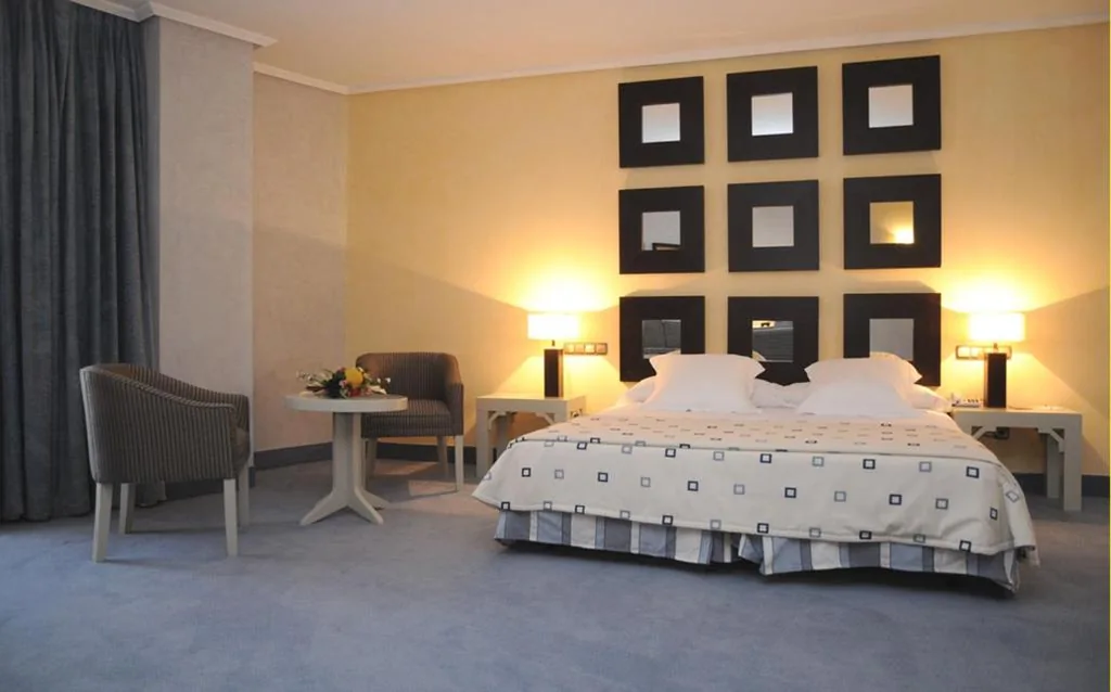 Junior Suite — Beatriz Toledo Auditorium & Spa