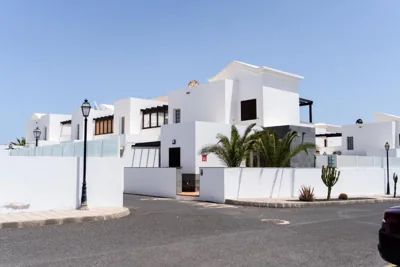 Beautiful and luxurious villa with heated pool and free Wi-Fi in Playa Blanca. — foto 2