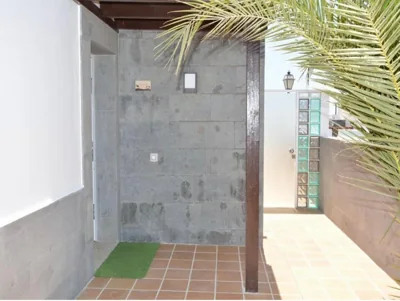 Beautiful and luxurious villa with heated pool and free Wi-Fi in Playa Blanca. — foto 6