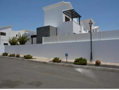 Beautiful and luxurious villa with heated pool and free Wi-Fi in Playa Blanca. — foto 9