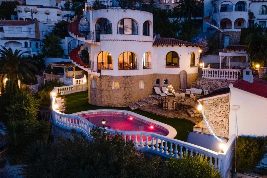 Villa con piscina privada — Beautiful Casa au Lilas Rosa, Benissa Costa