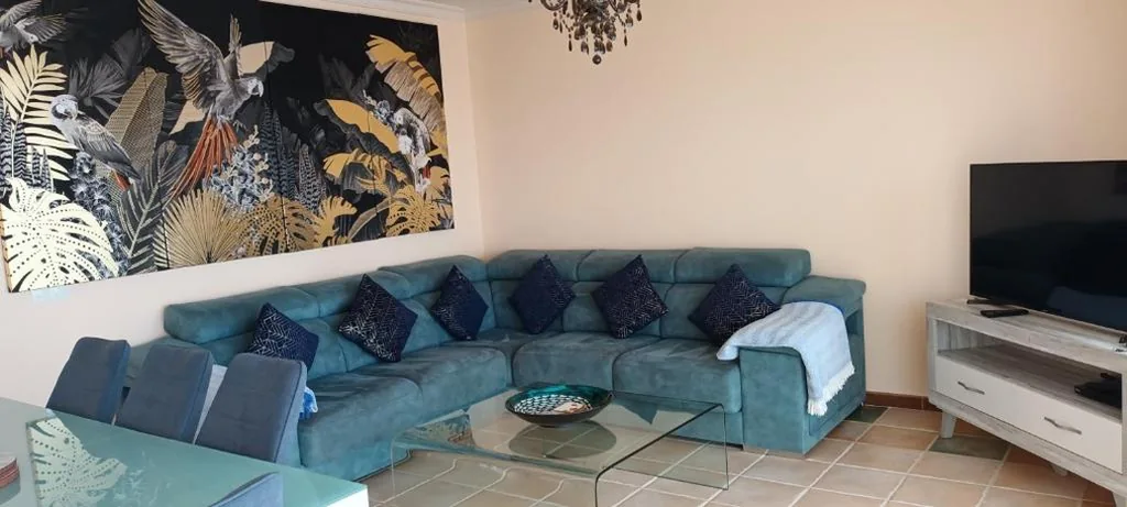 Beautiful, spacious villa, heated pool, sleeps eight, with quality furnishings
