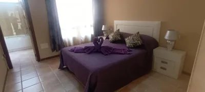 Beautiful, spacious villa, heated pool, sleeps eight, with quality furnishings — foto 11