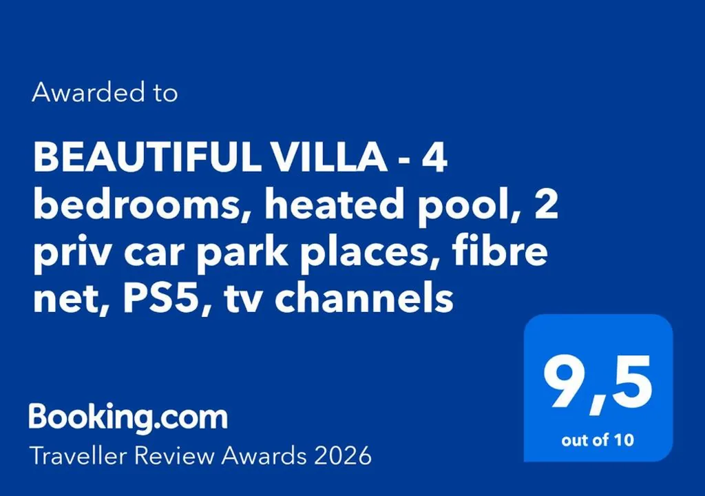 BEAUTIFUL VILLA - 4 bedrooms, heated pool, 2 priv car park places, fibre net, PS5, tv channels