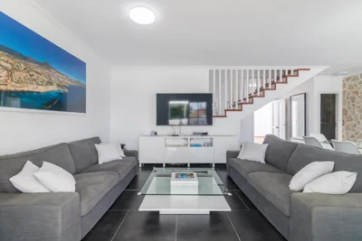 BEAUTIFUL VILLA - 4 bedrooms, heated pool, 2 priv car park places, fibre net, PS5, tv channels — foto 6
