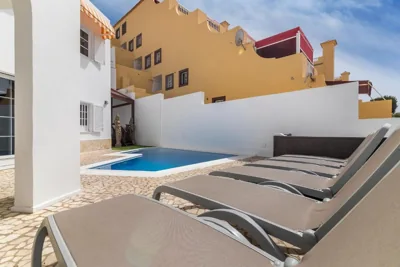 BEAUTIFUL VILLA - 4 bedrooms, heated pool, 2 priv car park places, fibre net, PS5, tv channels — foto 10