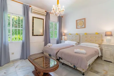 Beautiful Villa La Caracola heated pool Puerto Banus Marbella — Foto 2
