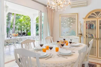 Beautiful Villa La Caracola heated pool Puerto Banus Marbella — Foto 5