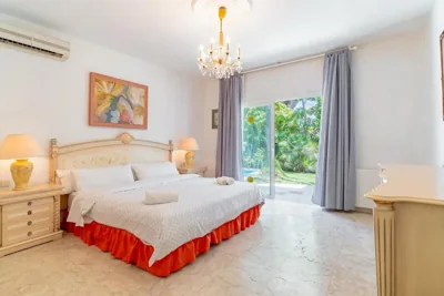 Beautiful Villa La Caracola heated pool Puerto Banus Marbella — Foto 8