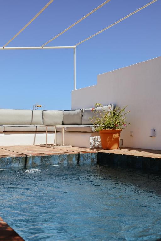 Beautiful villa with private pool and mountain views