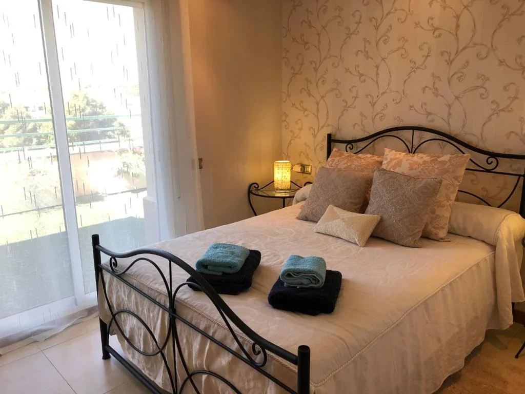 共用バスルーム付きダブルルーム — Bed and Breakfast en Salou