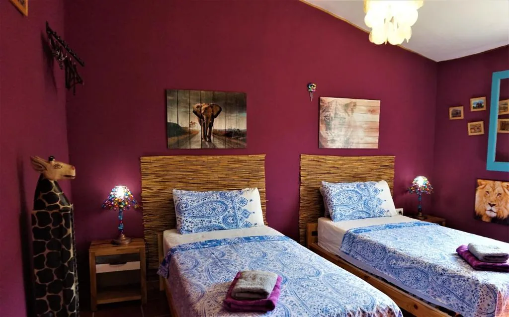 Habitación Doble Estándar con vistas a la montaña - 2 camas — Bed & Breakfast Alegria y Luna